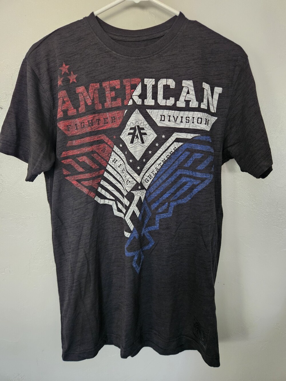 American Fighter NWOT Men's Medium Black Graphic Tee Red, White, Blue Flag Crest